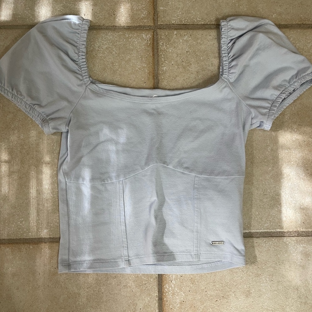 Hollister puff sleeve top in size small